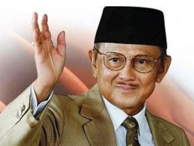 Detail Foto Pak Habibie Nomer 6