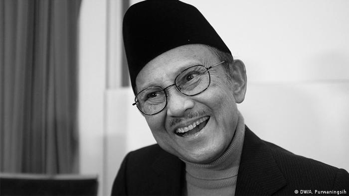 Detail Foto Pak Habibie Nomer 48