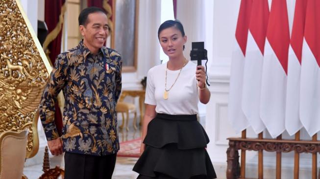 Detail Foto Pak Jokowi Keren Nomer 38