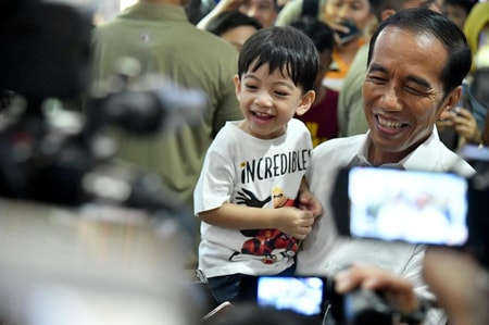 Detail Foto Pak Jokowi Lucu Nomer 37