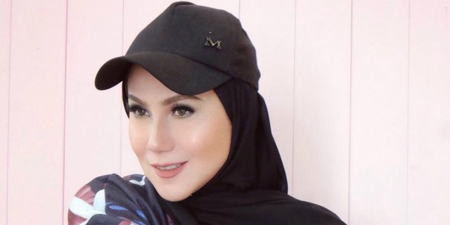 Detail Foto Pakai Topi Nomer 41