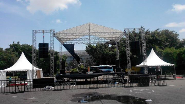 Detail Foto Panggung Konser Nomer 24