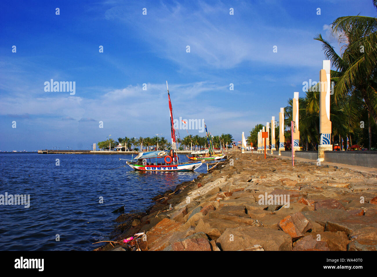 Detail Foto Pantai Ancol Nomer 19