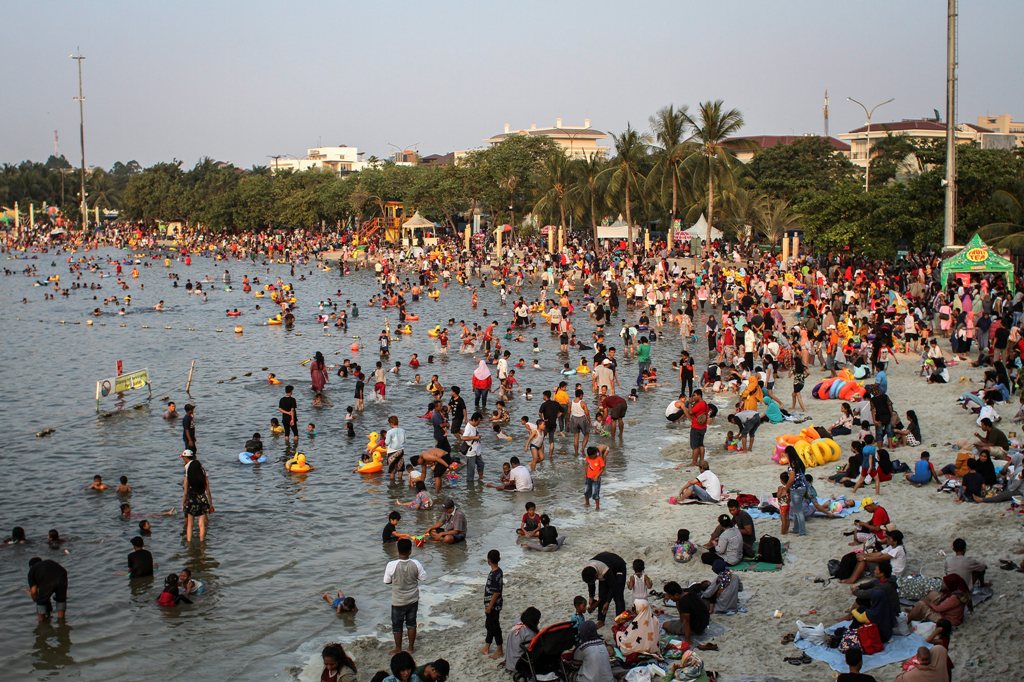 Detail Foto Pantai Ancol Nomer 35