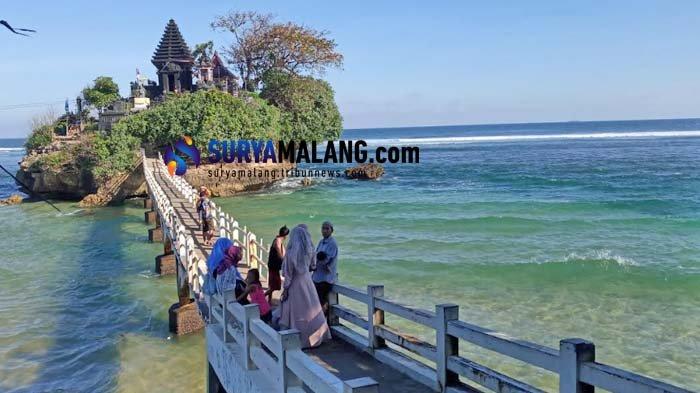 Detail Foto Pantai Balekambang Nomer 14