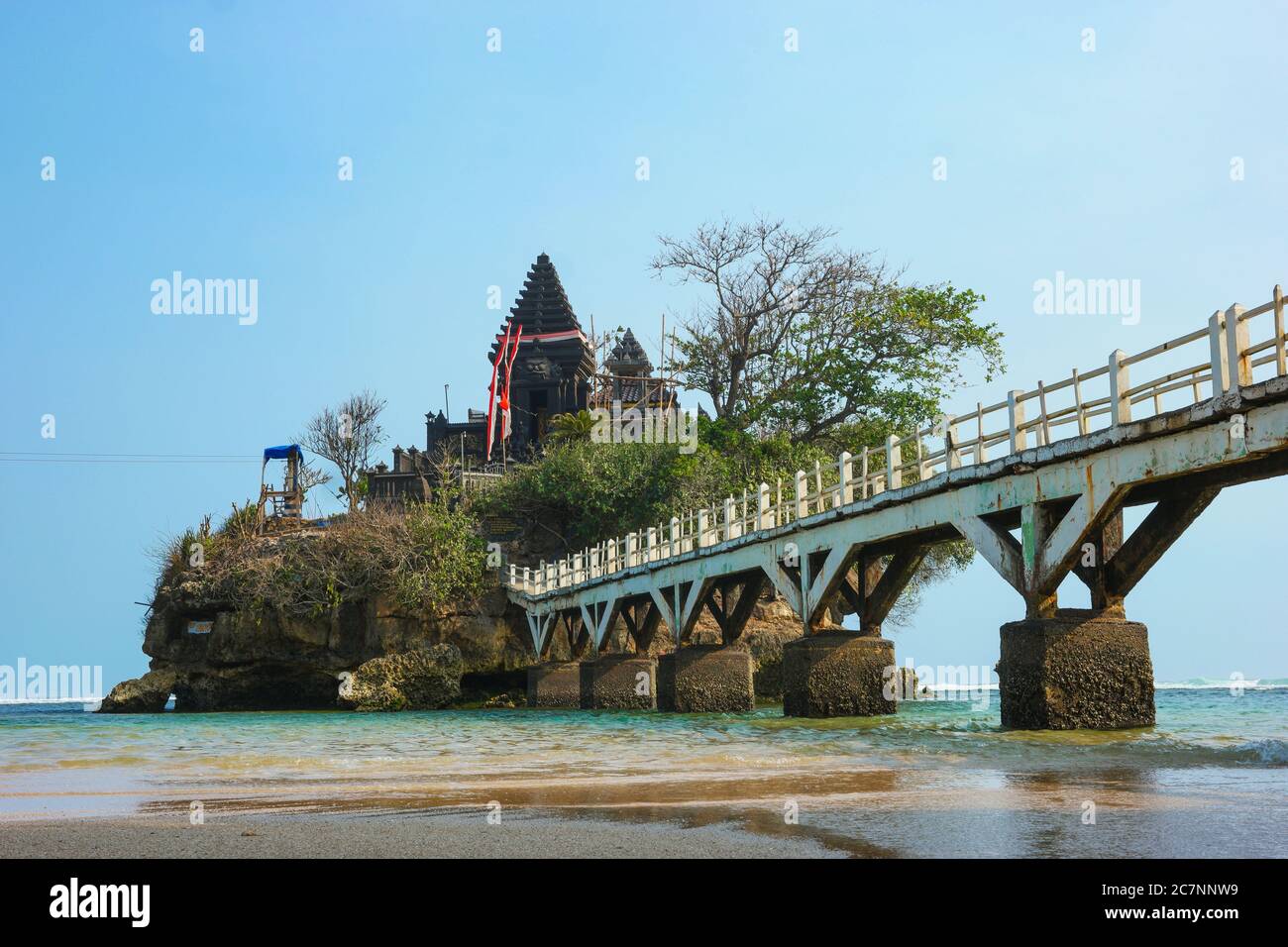 Detail Foto Pantai Balekambang Nomer 19