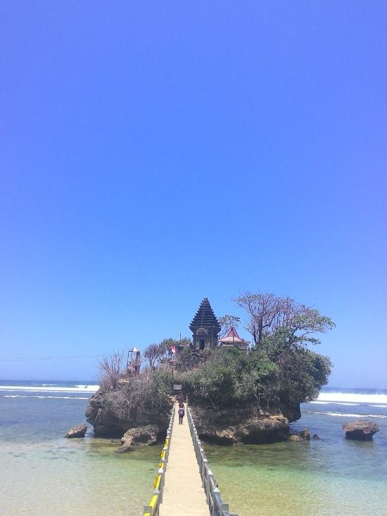 Detail Foto Pantai Balekambang Nomer 33