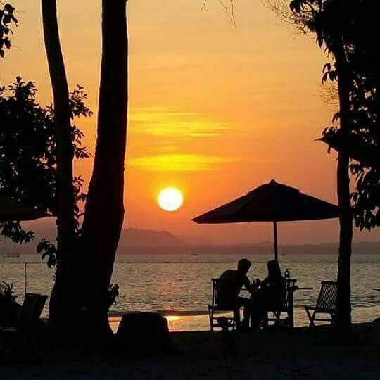 Detail Foto Pantai Di Sore Hari Nomer 33