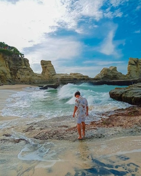 Detail Foto Pantai Klayar Nomer 28