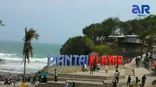 Detail Foto Pantai Klayar Nomer 50