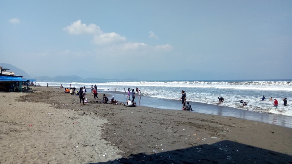 Detail Foto Pantai Pelabuhan Ratu Nomer 42