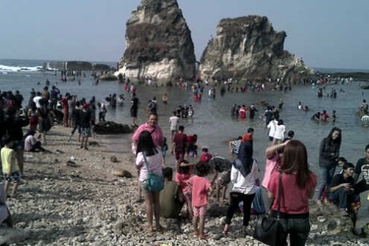 Detail Foto Pantai Sawarna Nomer 23