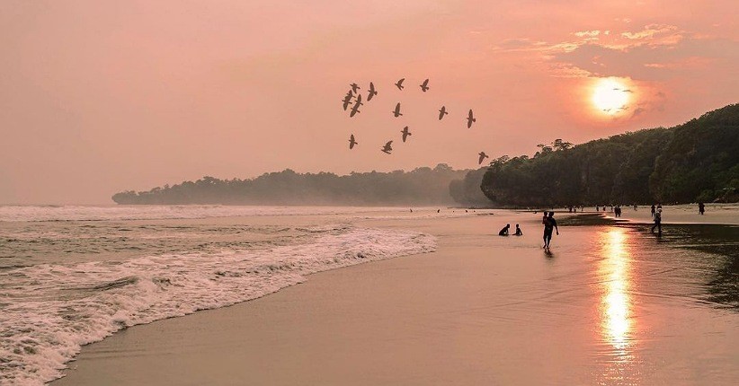 Detail Foto Pantai Sawarna Nomer 9