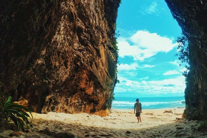 Detail Foto Pantai Sawarna Nomer 10