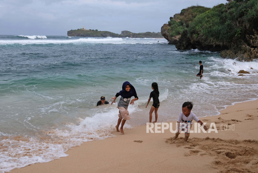 Detail Foto Pantai Selatan Nomer 12