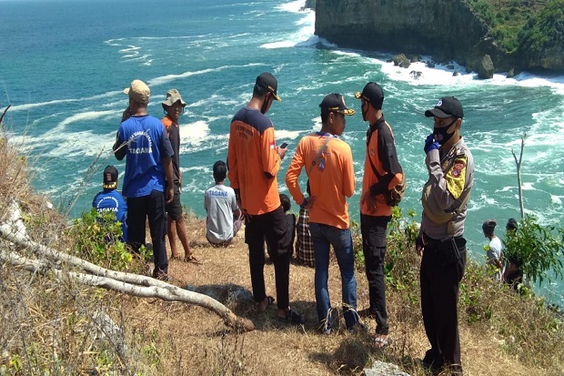 Detail Foto Pantai Selatan Nomer 46