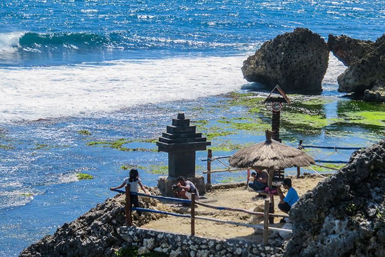 Detail Foto Pantai Selatan Nomer 8