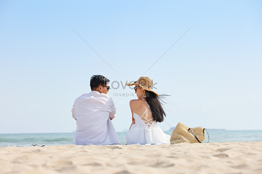 Detail Foto Pasangan Di Pantai Nomer 5