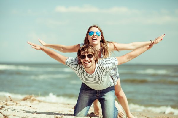 Detail Foto Pasangan Di Pantai Nomer 43