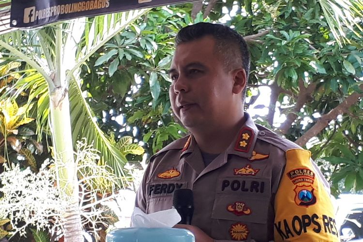 Detail Foto Pasangan Polisi Nomer 44