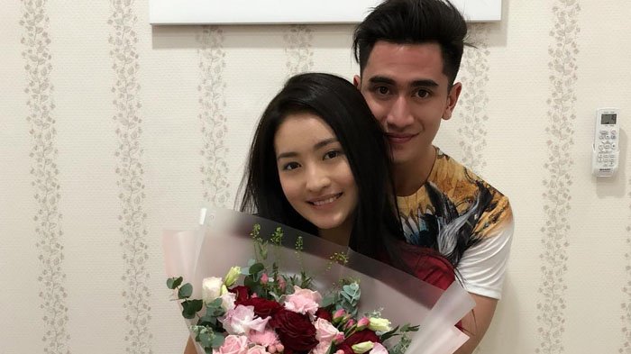 Detail Foto Pasangan Romantis Bikin Baper Nomer 48