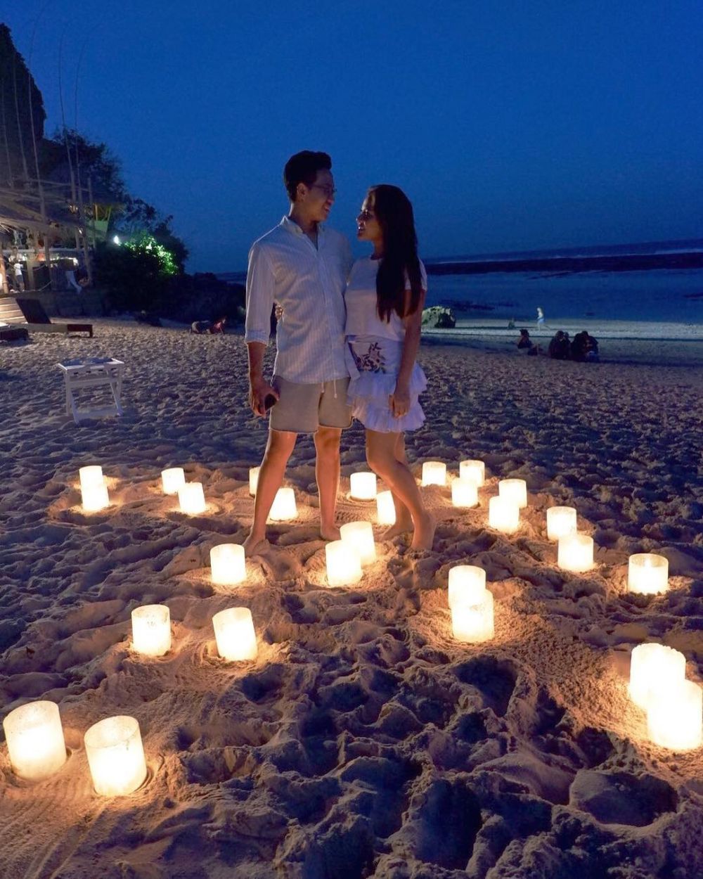 Detail Foto Pasangan Romantis Di Pantai Nomer 15