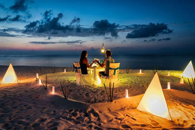 Detail Foto Pasangan Romantis Di Pantai Nomer 29