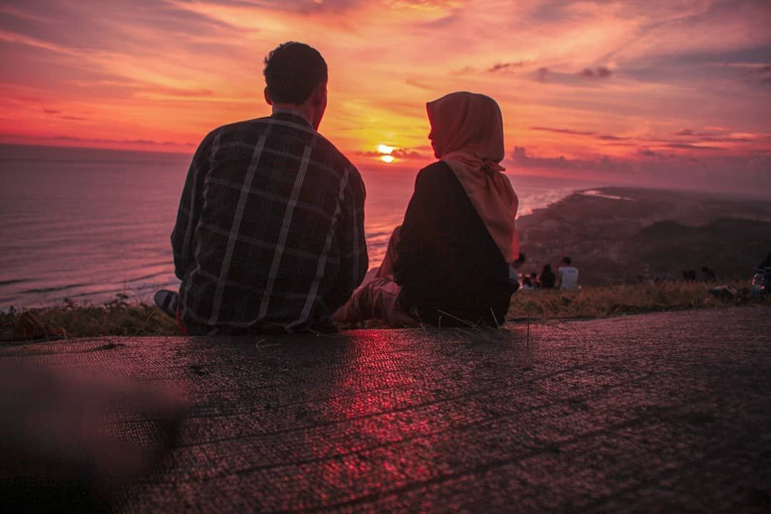 Detail Foto Pasangan Romantis Di Pantai Nomer 33