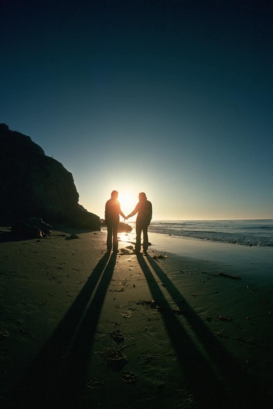 Detail Foto Pasangan Romantis Di Pantai Nomer 38