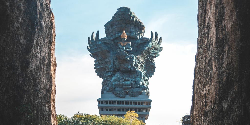 Detail Foto Patung Garuda Wisnu Kencana Nomer 23