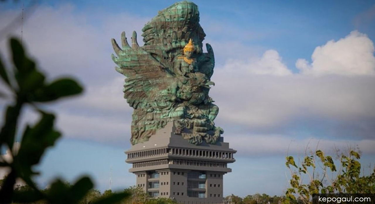 Detail Foto Patung Garuda Wisnu Kencana Nomer 32