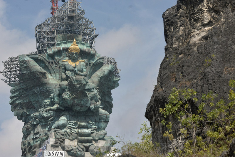 Detail Foto Patung Garuda Wisnu Kencana Nomer 34