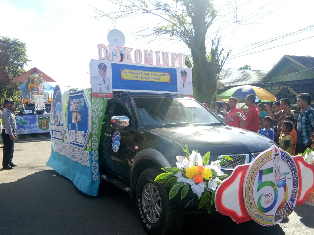 Detail Foto Pawai Mobil Hias Nomer 34