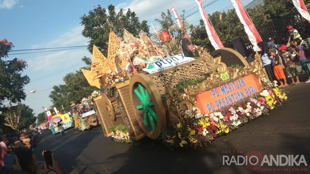 Detail Foto Pawai Mobil Hias Nomer 7