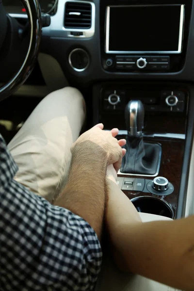 Detail Foto Pegangan Tangan Dalam Mobil Nomer 2