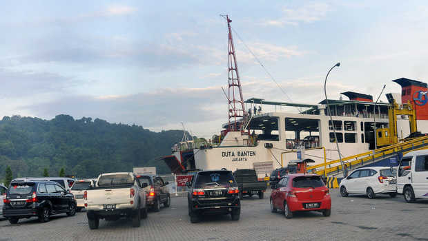 Detail Foto Pelabuhan Merak Nomer 21