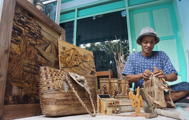 Detail Foto Pelepah Pisang Nomer 28