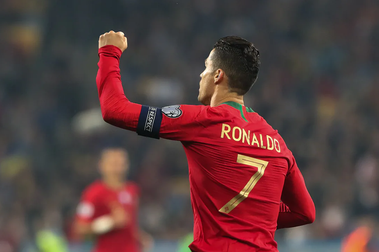 Detail Foto Pemain Bola Ronaldo Nomer 7