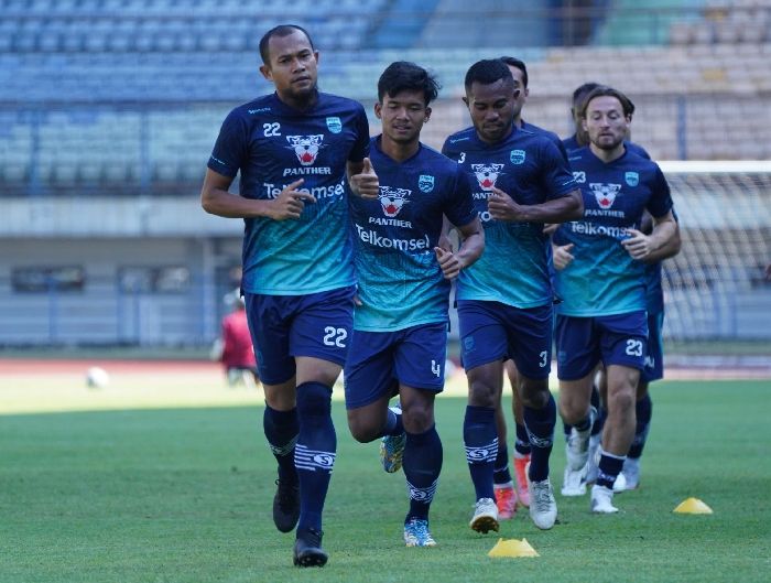 Detail Foto Pemain Persib Terbaru Nomer 35