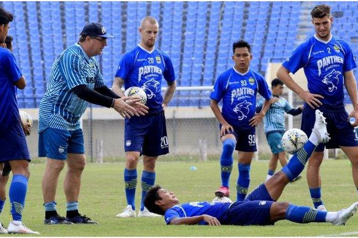 Detail Foto Pemain Persib Terbaru Nomer 38