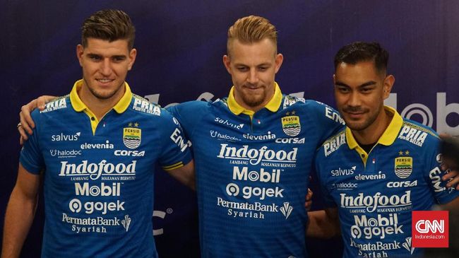 Detail Foto Pemain Persib Terbaru Nomer 9