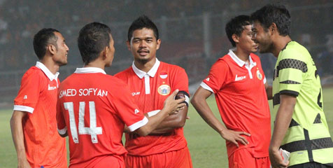 Detail Foto Pemain Persija 2015 Nomer 4