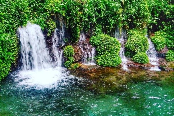 Detail Foto Pemandangan Air Terjun Nomer 23