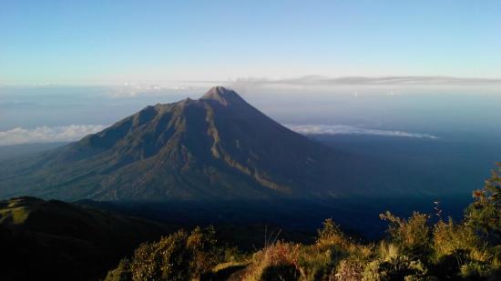 Detail Foto Pemandangan Gunung Merapi Nomer 25