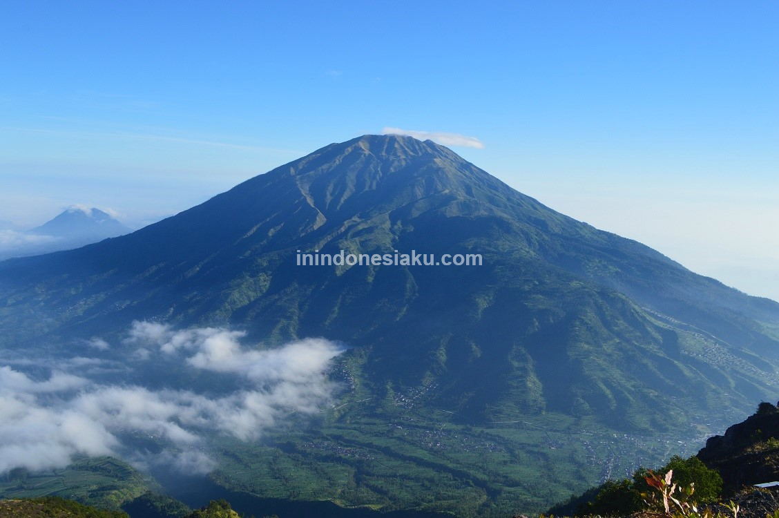 Detail Foto Pemandangan Gunung Merapi Nomer 42