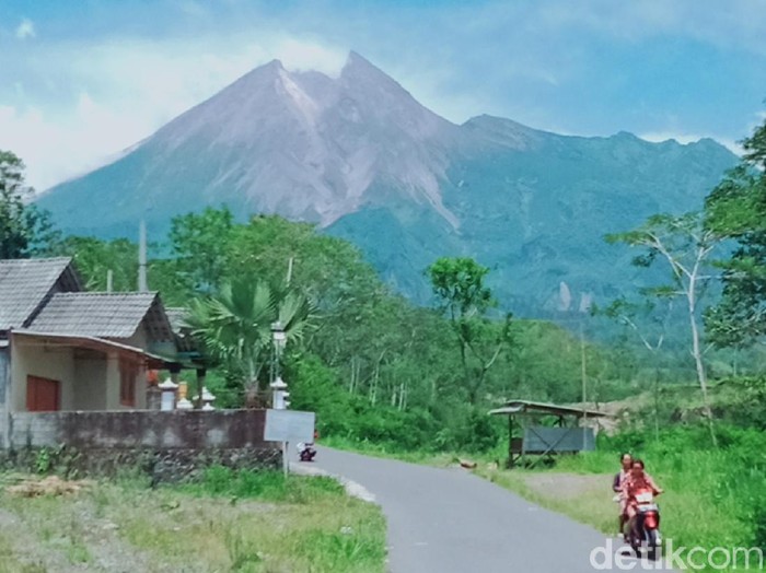 Detail Foto Pemandangan Gunung Merapi Nomer 9