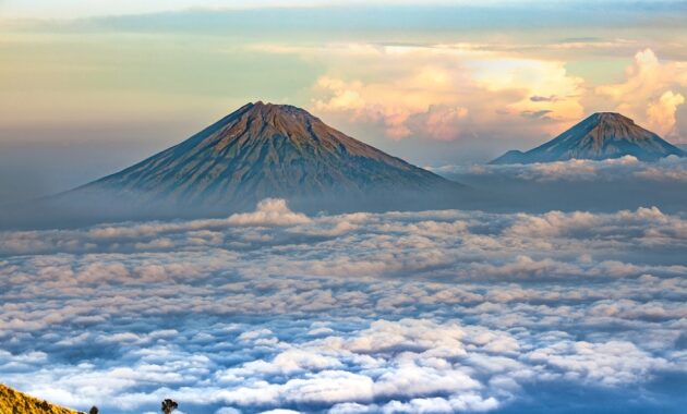 Detail Foto Pemandangan Gunung Yang Indah Nomer 38