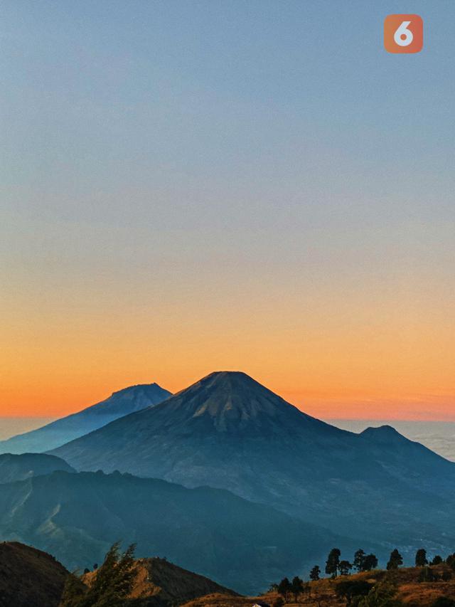 Detail Foto Pemandangan Gunung Yang Indah Nomer 9