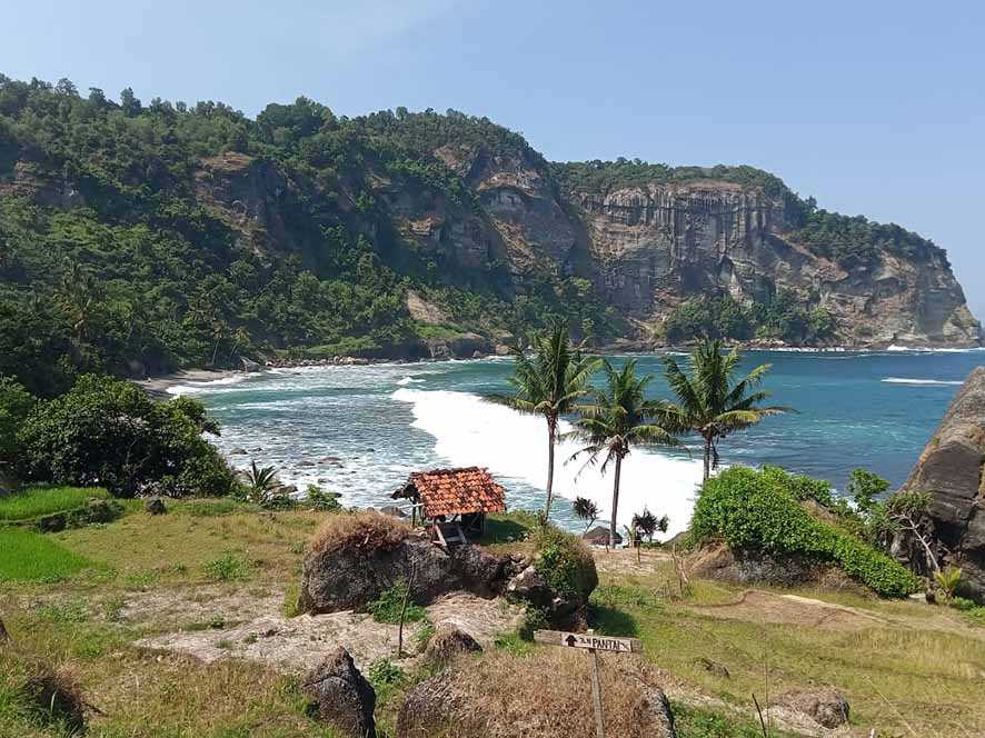 Detail Foto Pemandangan Pantai Nomer 52