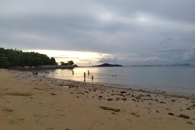 Detail Foto Pemandangan Pantai Di Sore Hari Nomer 5